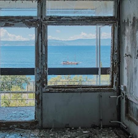 Haludovo Virtual Ruin Hotel Bungaloos Apartments And Camping, International Cooperation And Assistance For Rebirth Baracska Luaran gambar