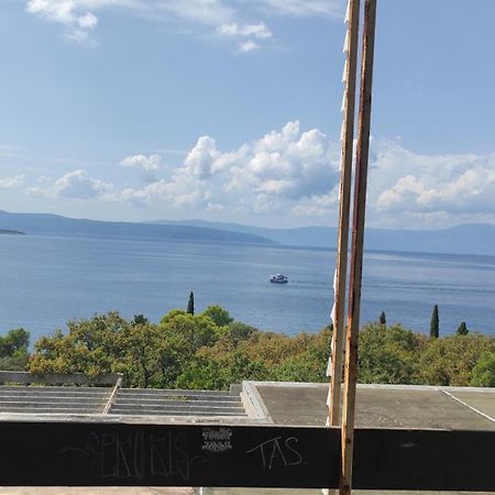 Haludovo Virtual Ruin Hotel Bungaloos Apartments And Camping, International Cooperation And Assistance For Rebirth Baracska Luaran gambar